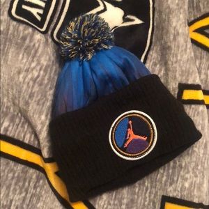 Aqua 8 beanie